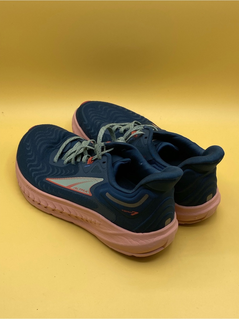 Altra Women's Torin 7 running shoes deep teal and pink - Picture 3 of 4